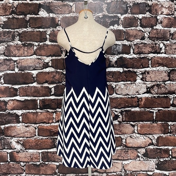 Alya Dress Slip Sleeveless Blue White Chevron Pockets Size Medium - Picture 6 of 13